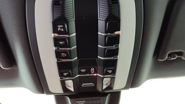 PORSCHE Macan 20"-PASM-CARPLAY-NAVI-SED.EL RISC-CAMERA