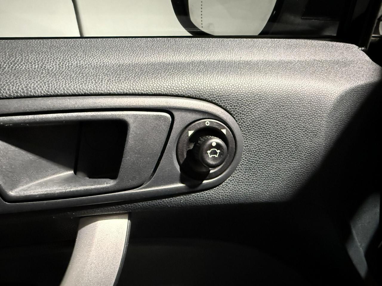 FORD FIESTA 1.6TDCI TITANIUM KEYLESS UNICO PROP.