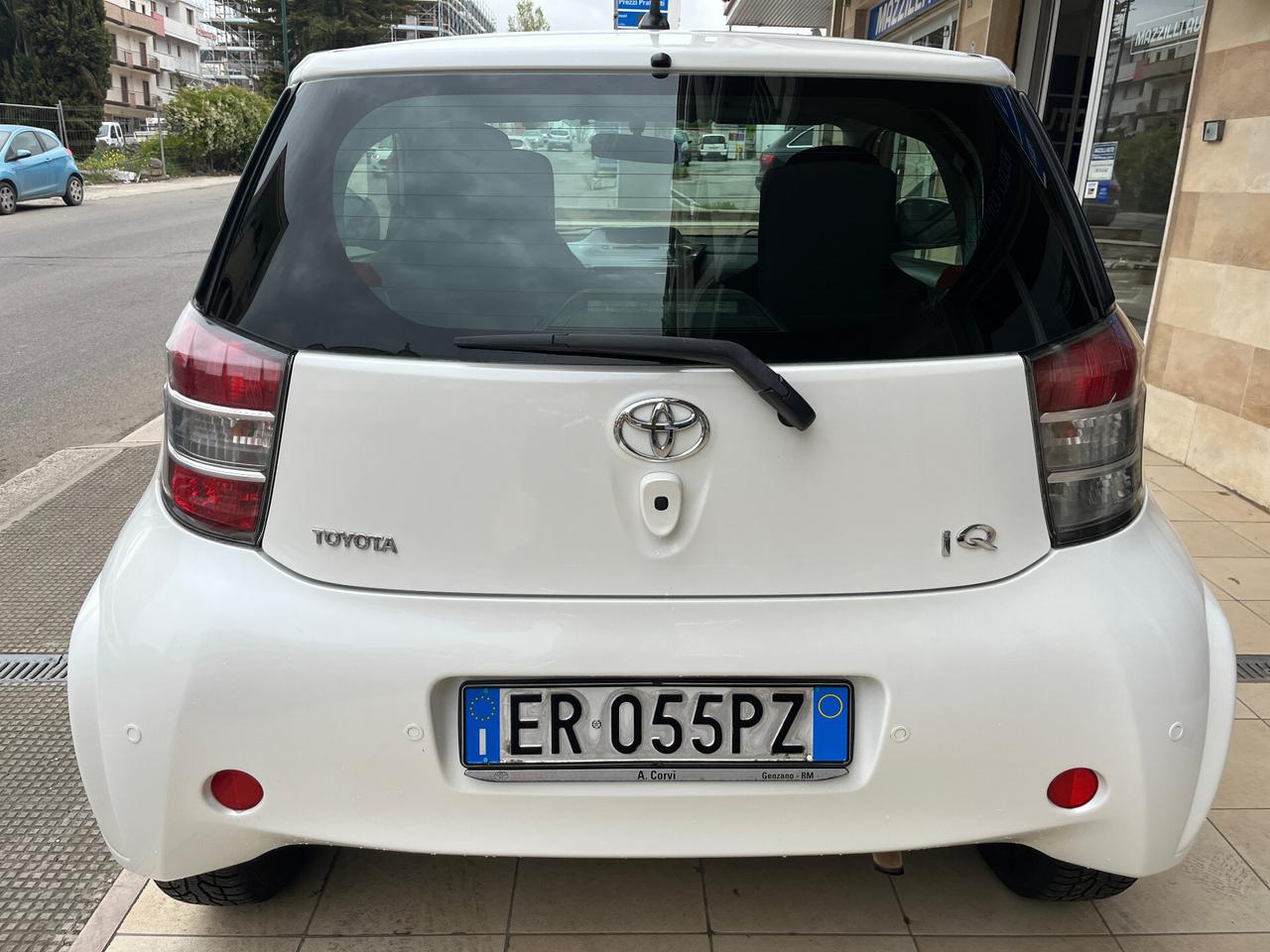 Toyota iQ 1.0 CVT 68cv Automatica