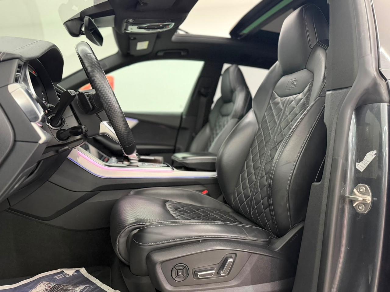 Audi Q8 SQ8 TFSI quattro tiptronic