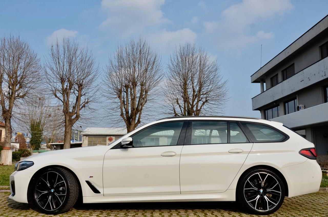 BMW 540d TOURING MHEV 48V XDRIVE MSPORT 340cv AUT, UNICOPROPRIETARIO, GARANZIA BMW, PACCHETTO MANUTENZIONE, UFF ITALIANA, FULL LED, RETROCAMERA, 20", PERMUTE