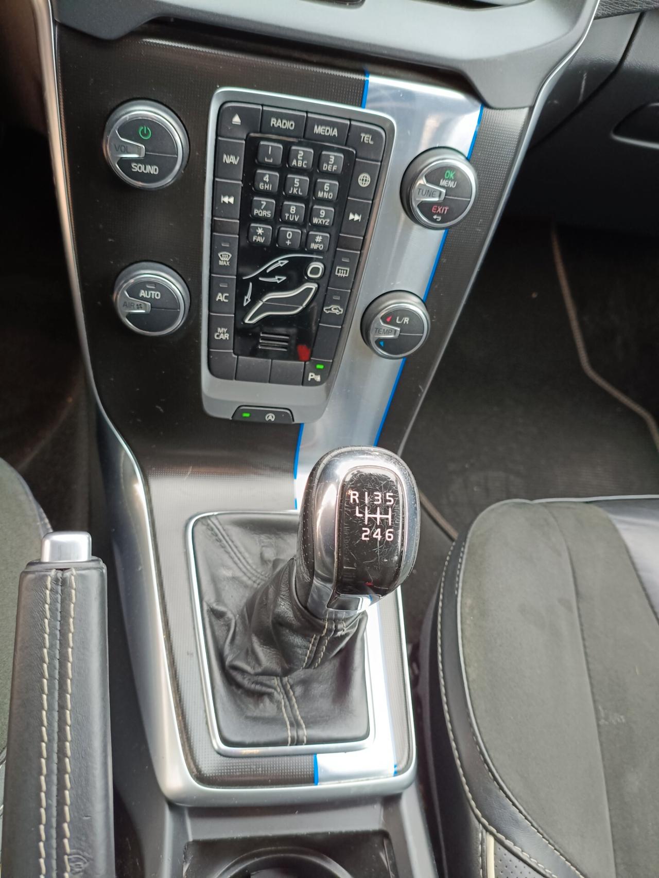 Volvo V40 D2 R-design Momentum