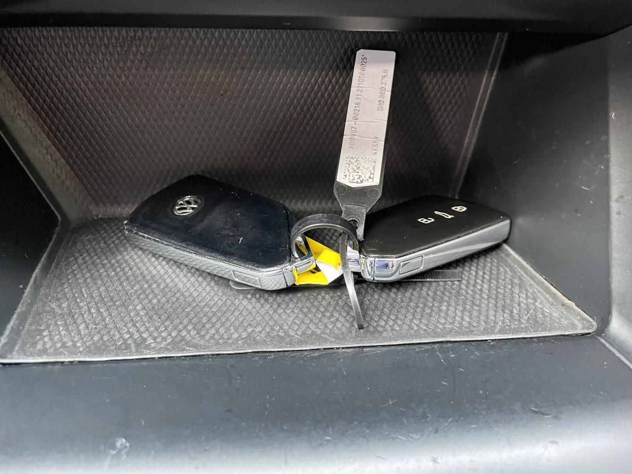 VOLKSWAGEN GOLF 8 1.0 eTSI LIFE DSG 110cv