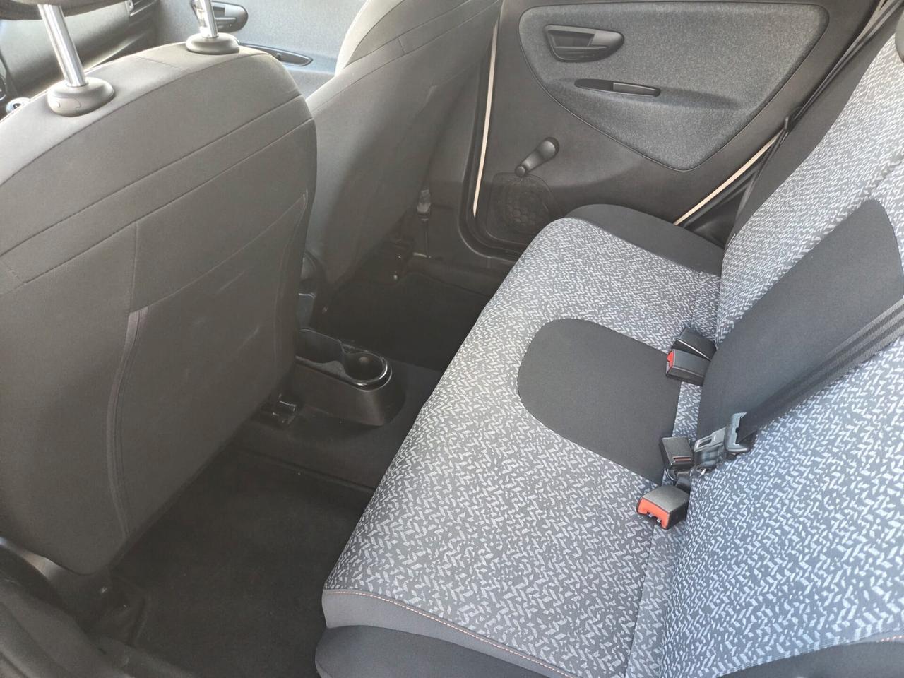 Lancia Ypsilon 1.2 69 CV 5 porte Gold Neopatentati !!