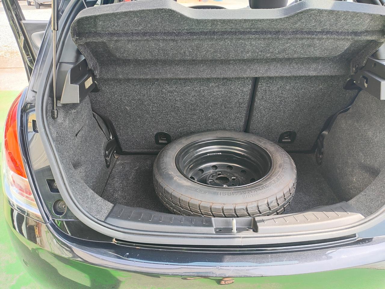 LANCIA YPSILON 1.2 GPL NEOPATENTATI
