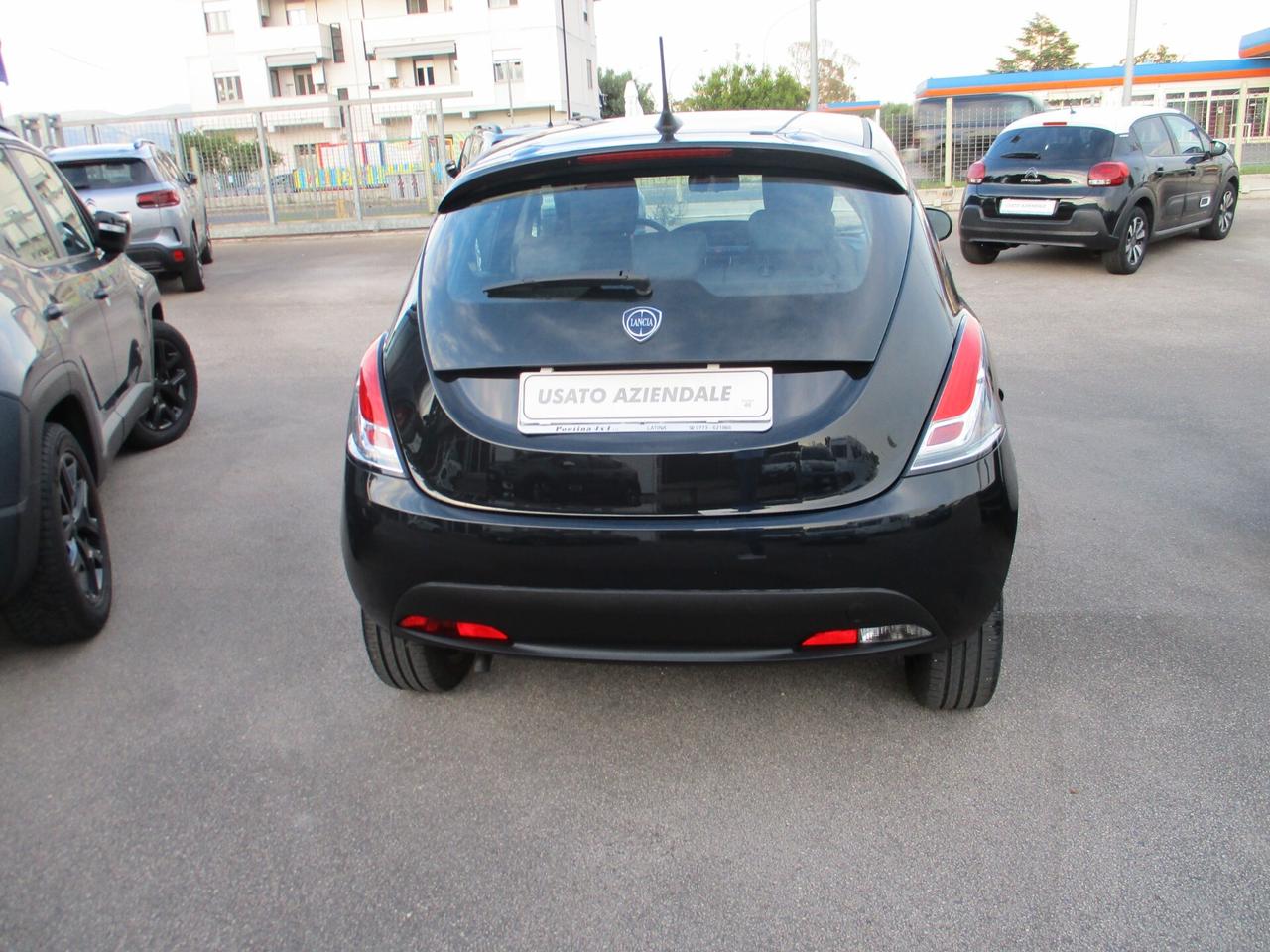 Lancia Ypsilon 1.0 FireFly 5 porte S&S Hybrid Oro
