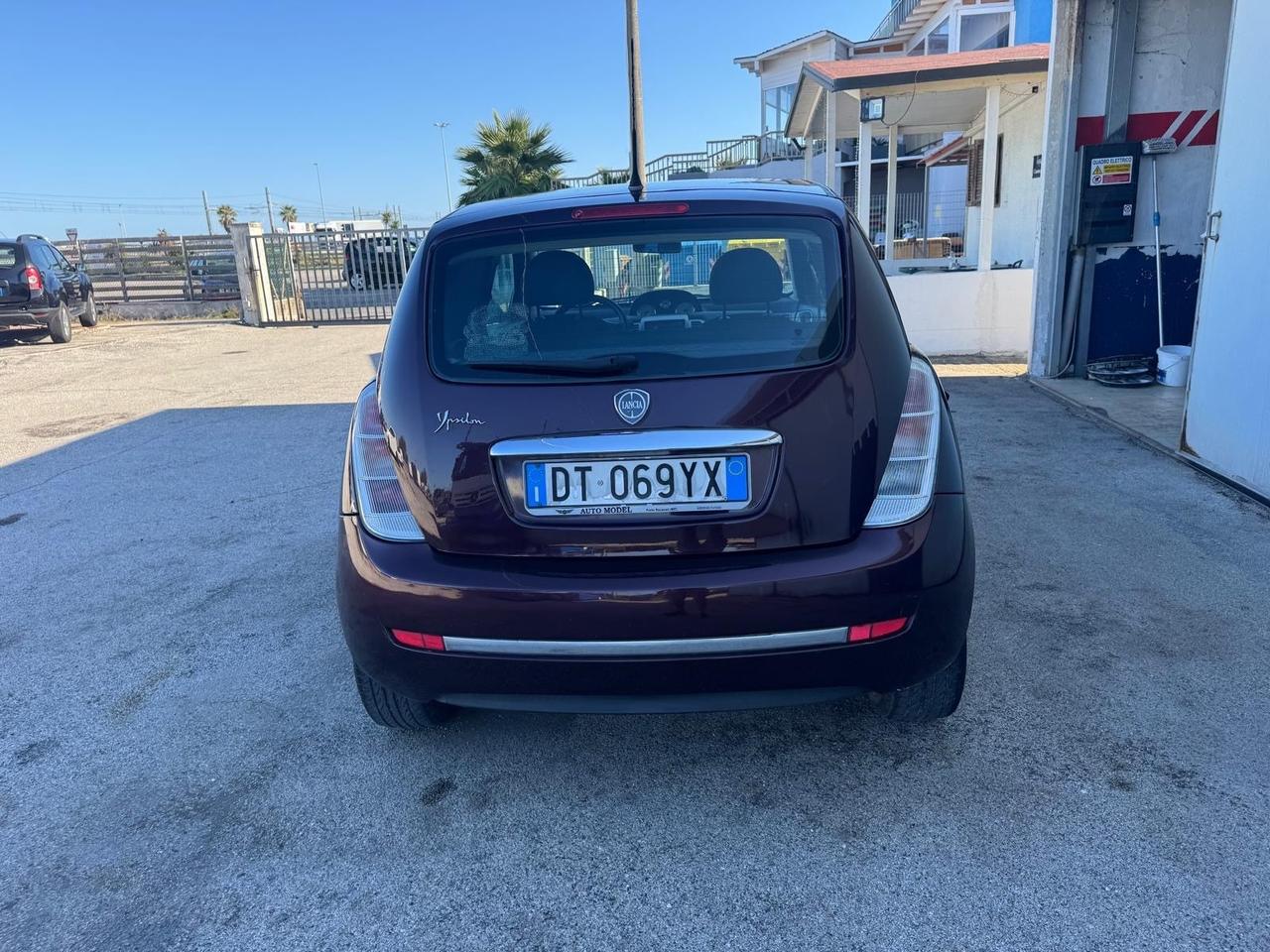 Lancia Ypsilon 1.2 versus neo p ok