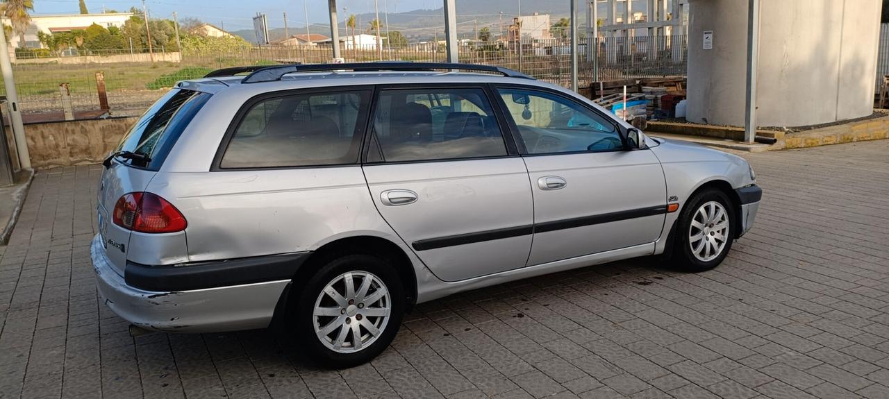 Toyota Avensis 2.0 Tdi D-4D cat Sol