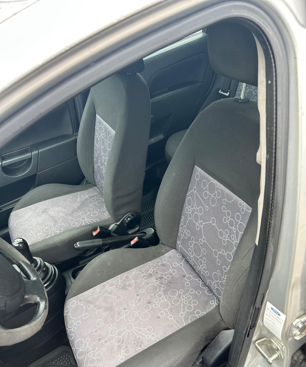 Ford Fiesta 1.4 TDCi 5p. Ghia Neopatentati
