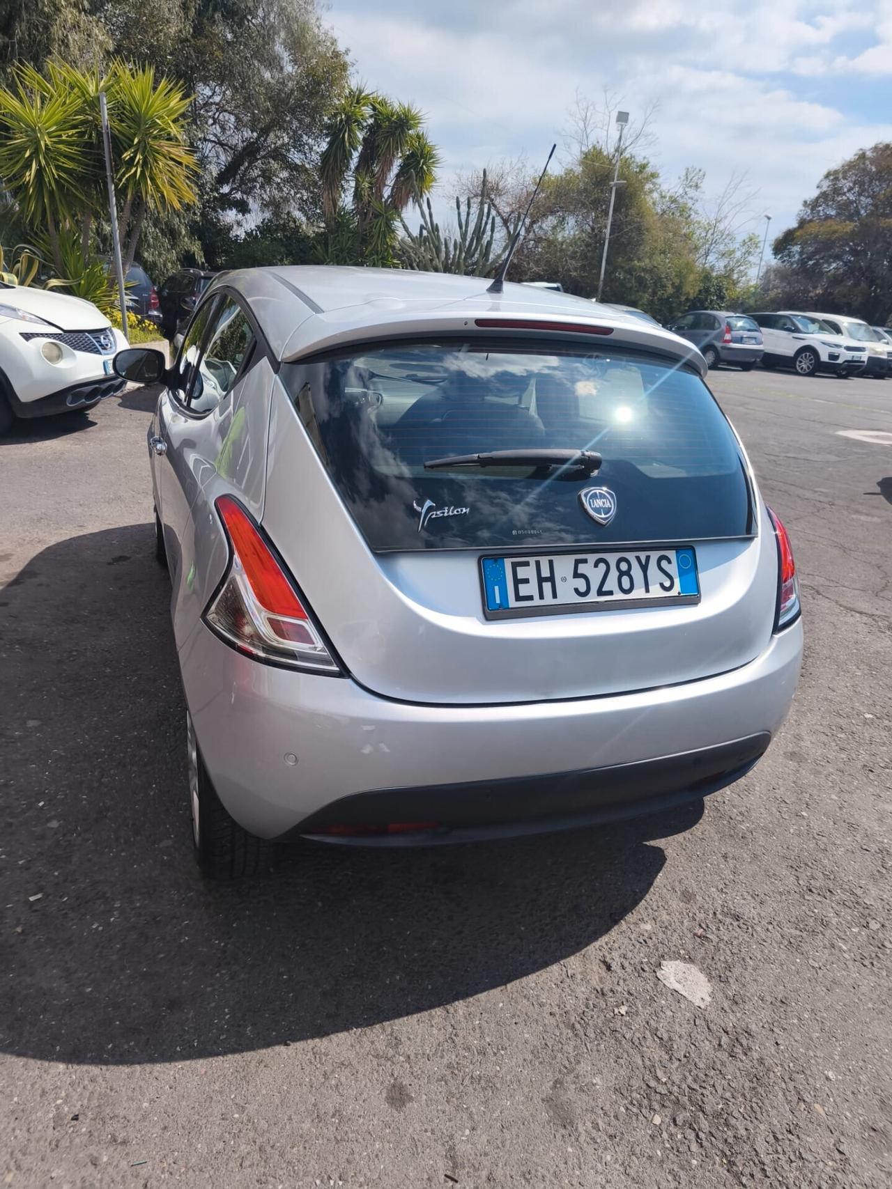Lancia Ypsilon 1.2 69 CV 5 porte S&S Silver