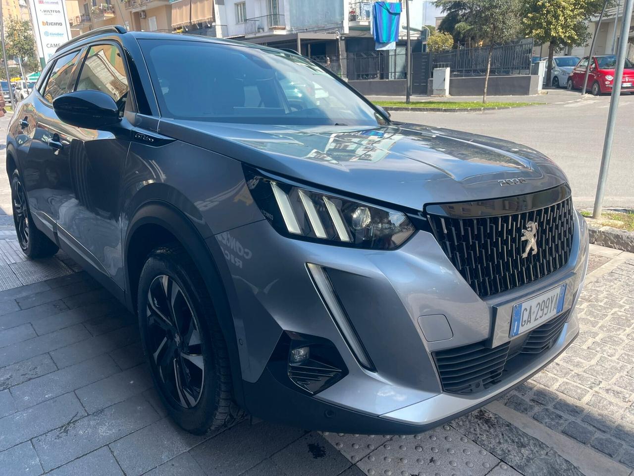 Peugeot 2008 GT LINE 1.2 Puretech Gancio traino omologato
