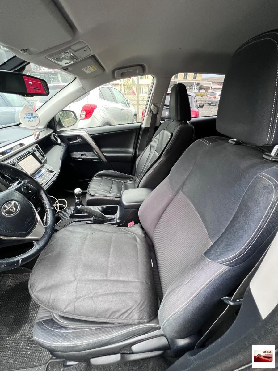 TOYOTA - RAV4 - 2.0 D-4D 2WD Active