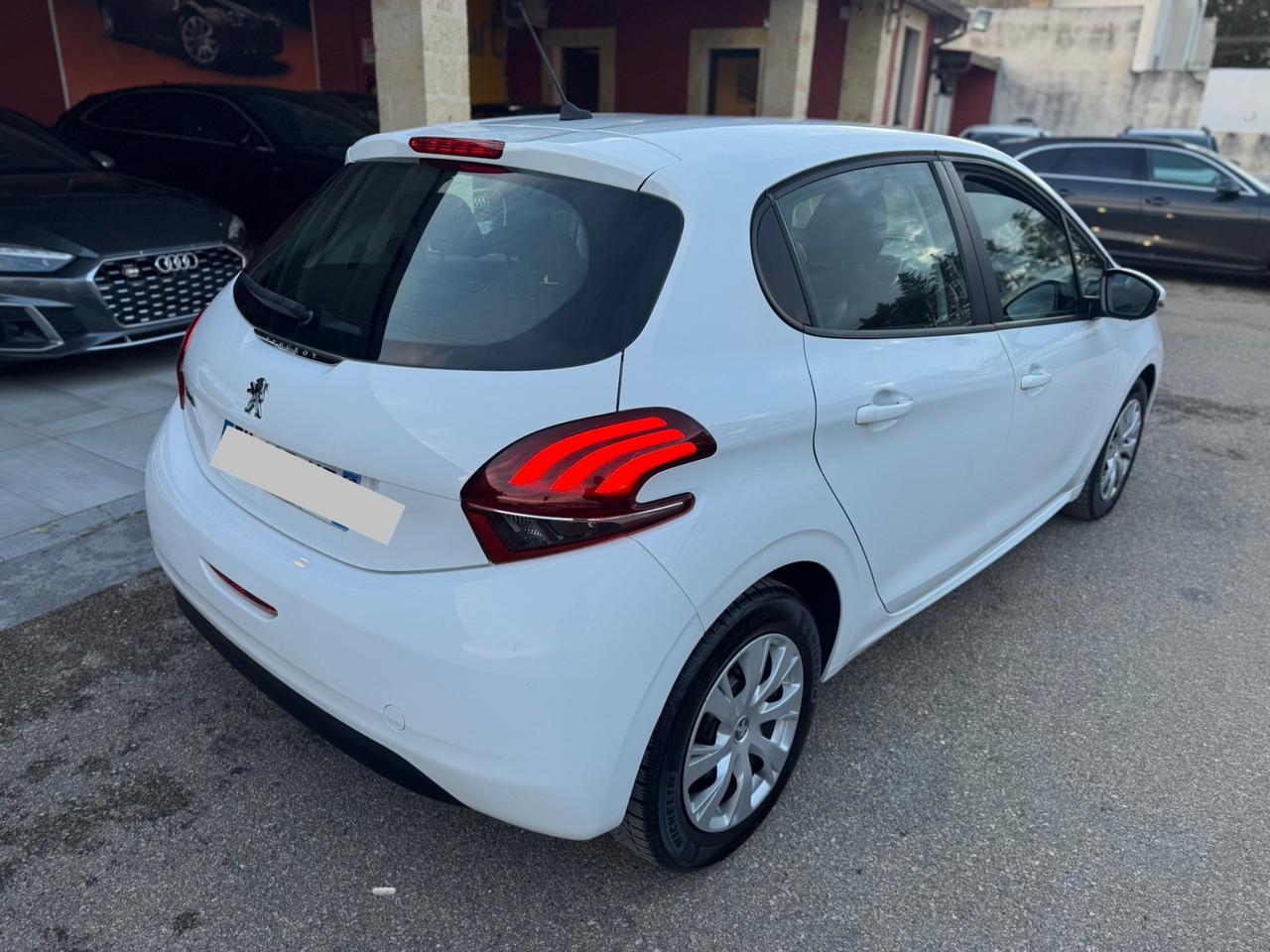 Peugeot 208 BlueHDi 100 5 porte Allure navi