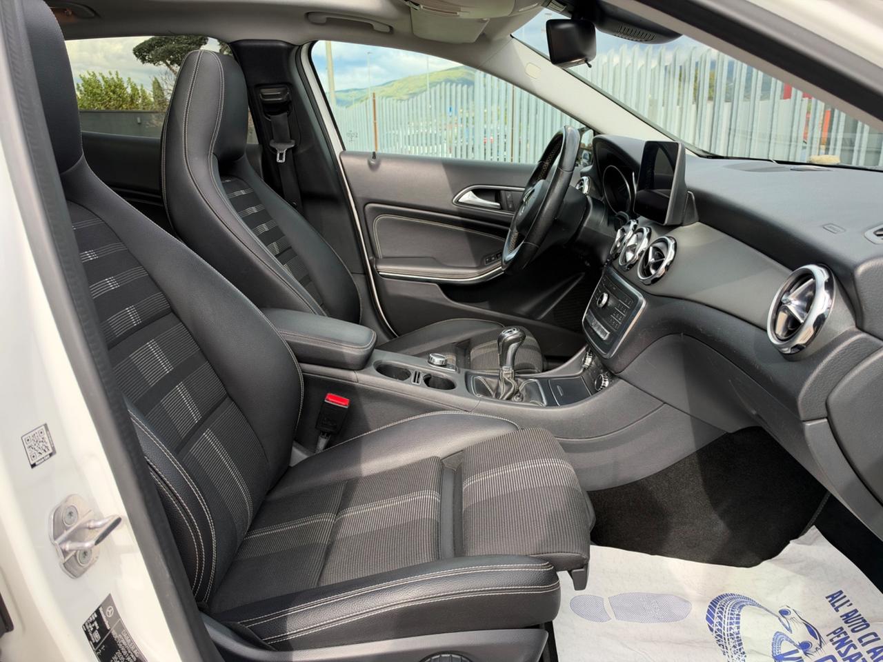 Mercedes-benz GLA 200 d Automatic 4Matic Premium Night Edition