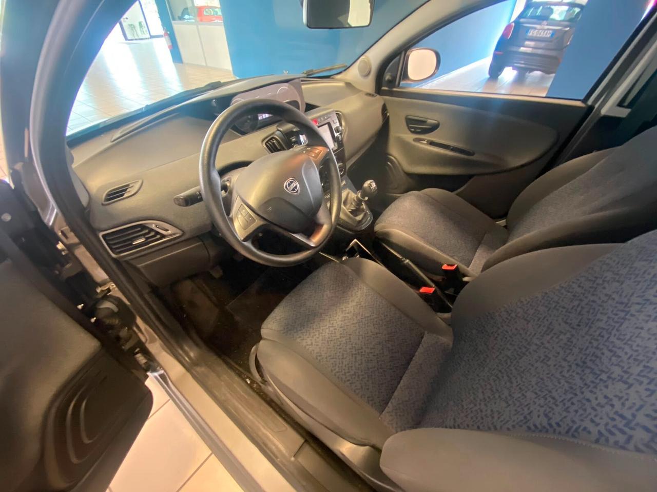 Lancia Ypsilon 1.0 FireFly 5 porte S&S Hybrid Ecochic Gold