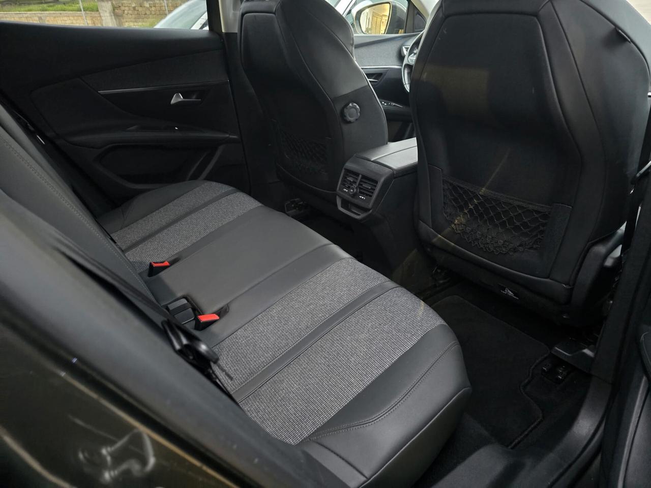 Peugeot 3008 BlueHDi 130 S&S Allure