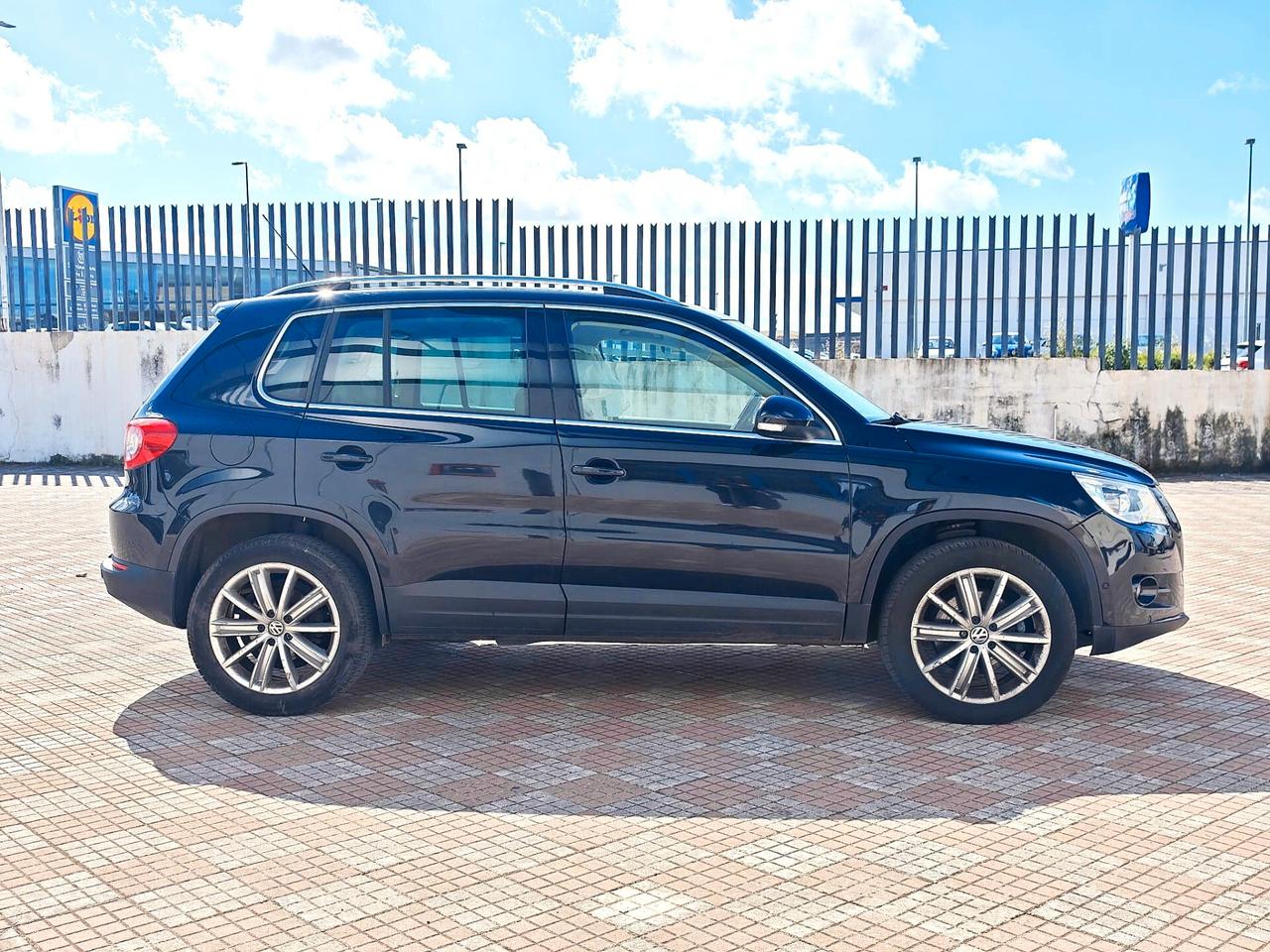 Volkswagen Tiguan 2.0 16V TDI DPF tiptronic Sport & Style (18°)