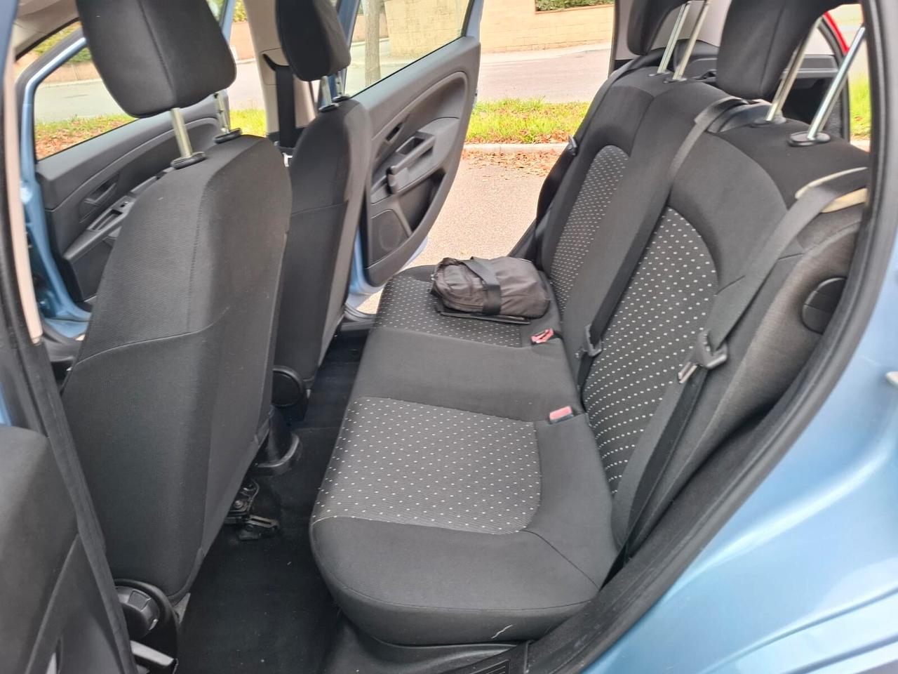 Fiat Grande Punto 1.2 5 porte SOLAMENTE 129.000 KM