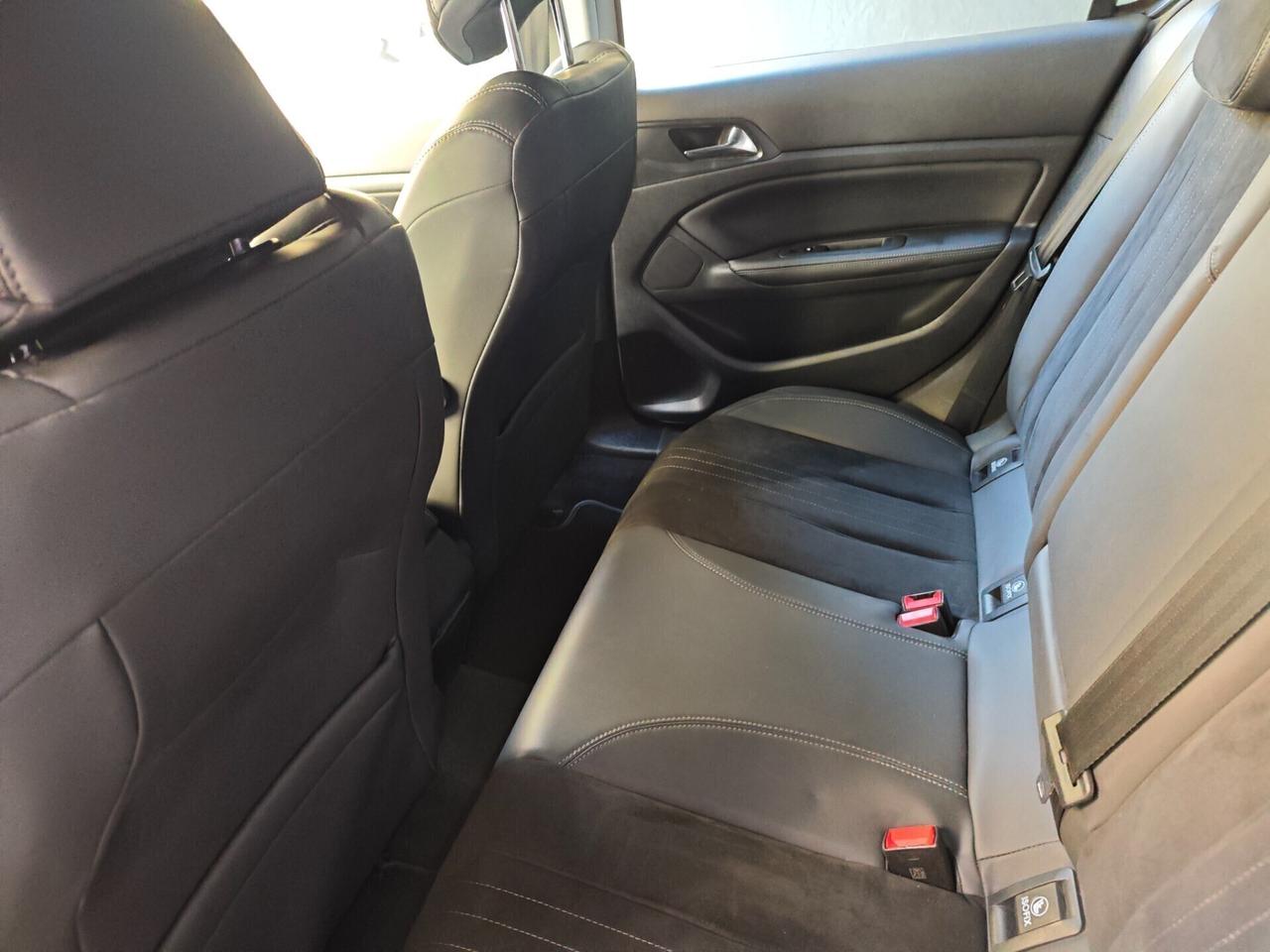 Peugeot 308 BlueHDi 120 S&S Allure