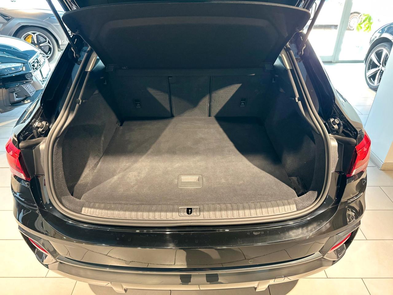 Audi Q3 35 TDI S tronic Business
