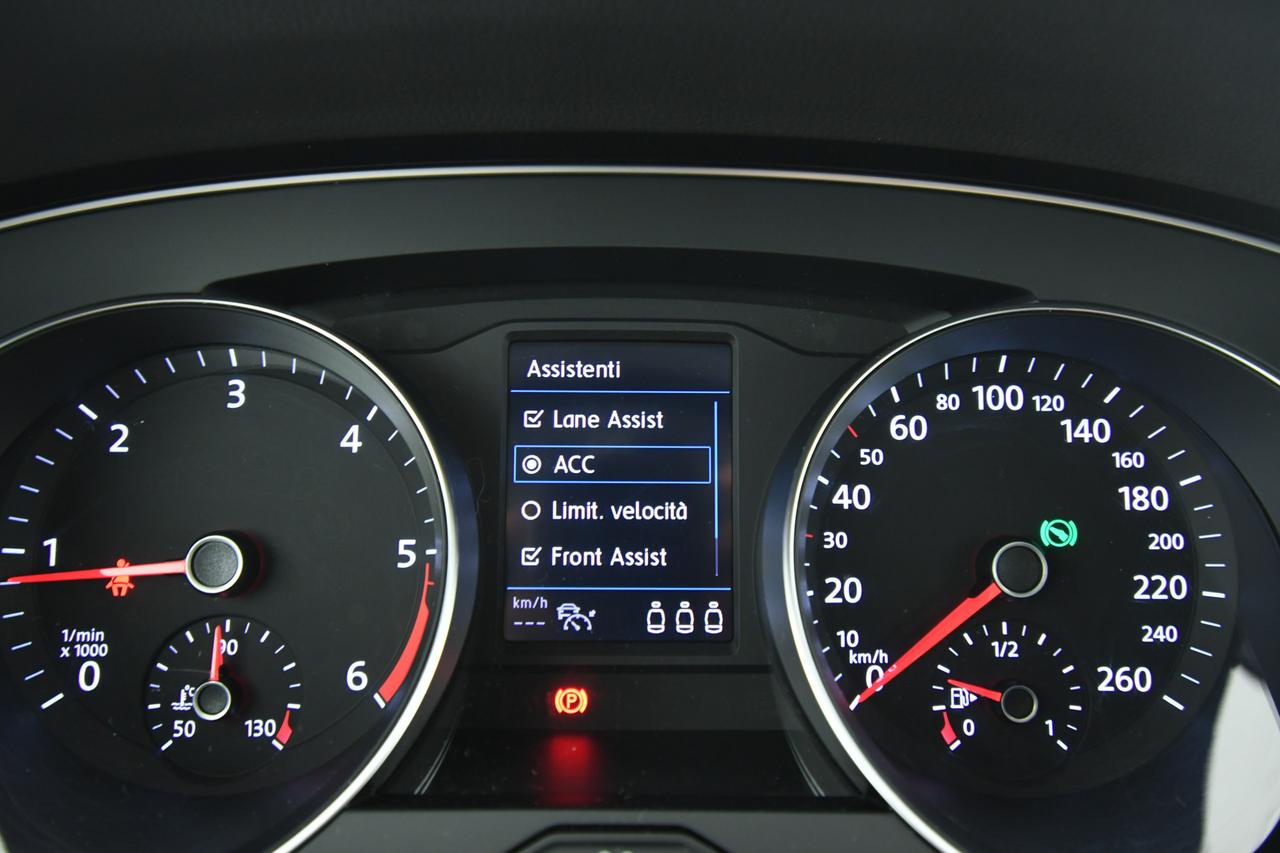 VOLKSWAGEN Passat Variant 2.0 tdi Business 150cv dsg CAMERA+LED+PELLE+ACC