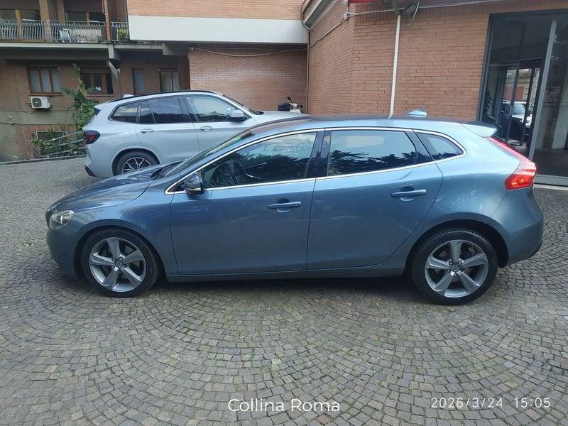 Volvo V40 D2 Powershift Momentum