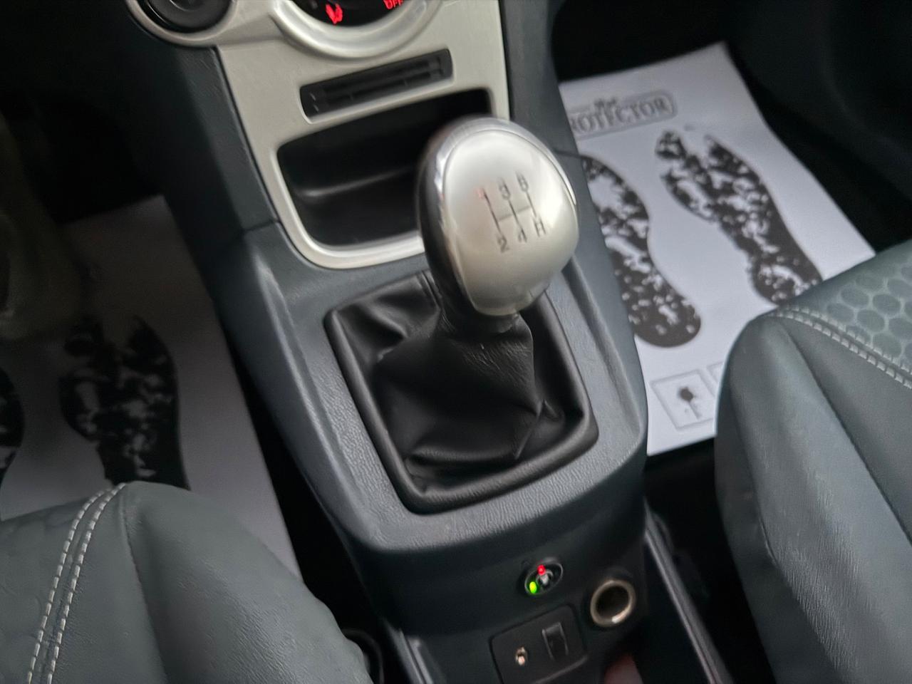 Ford Fiesta 1.4 3 porte Bz.- GPL Titanium UNICO PROP