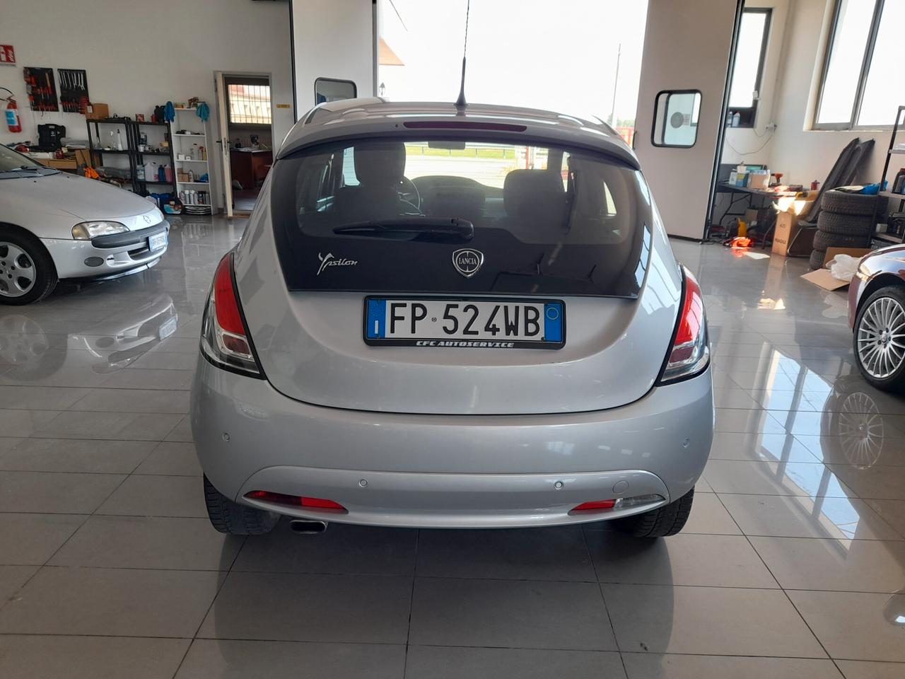 Lancia Ypsilon 1.2 69 CV 5 porte S&S Platinum