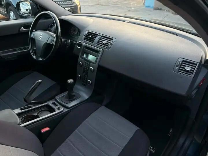 Volvo V50 D2 R-design