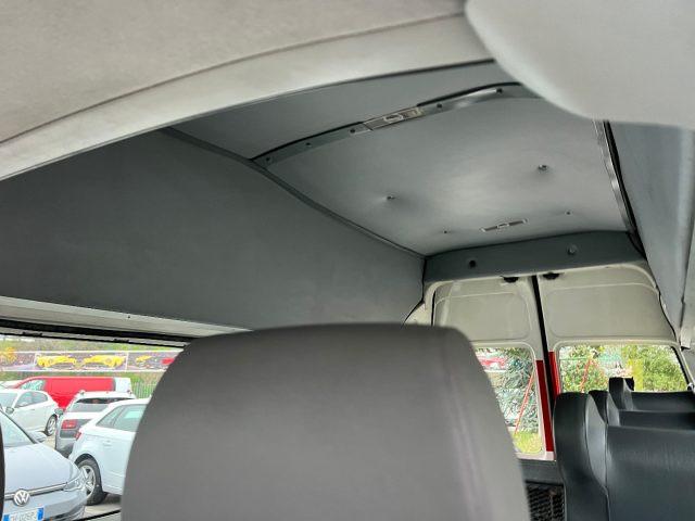 VOLKSWAGEN Caravelle PL / TA 1.9 TDI TRASPORTO DISABILI