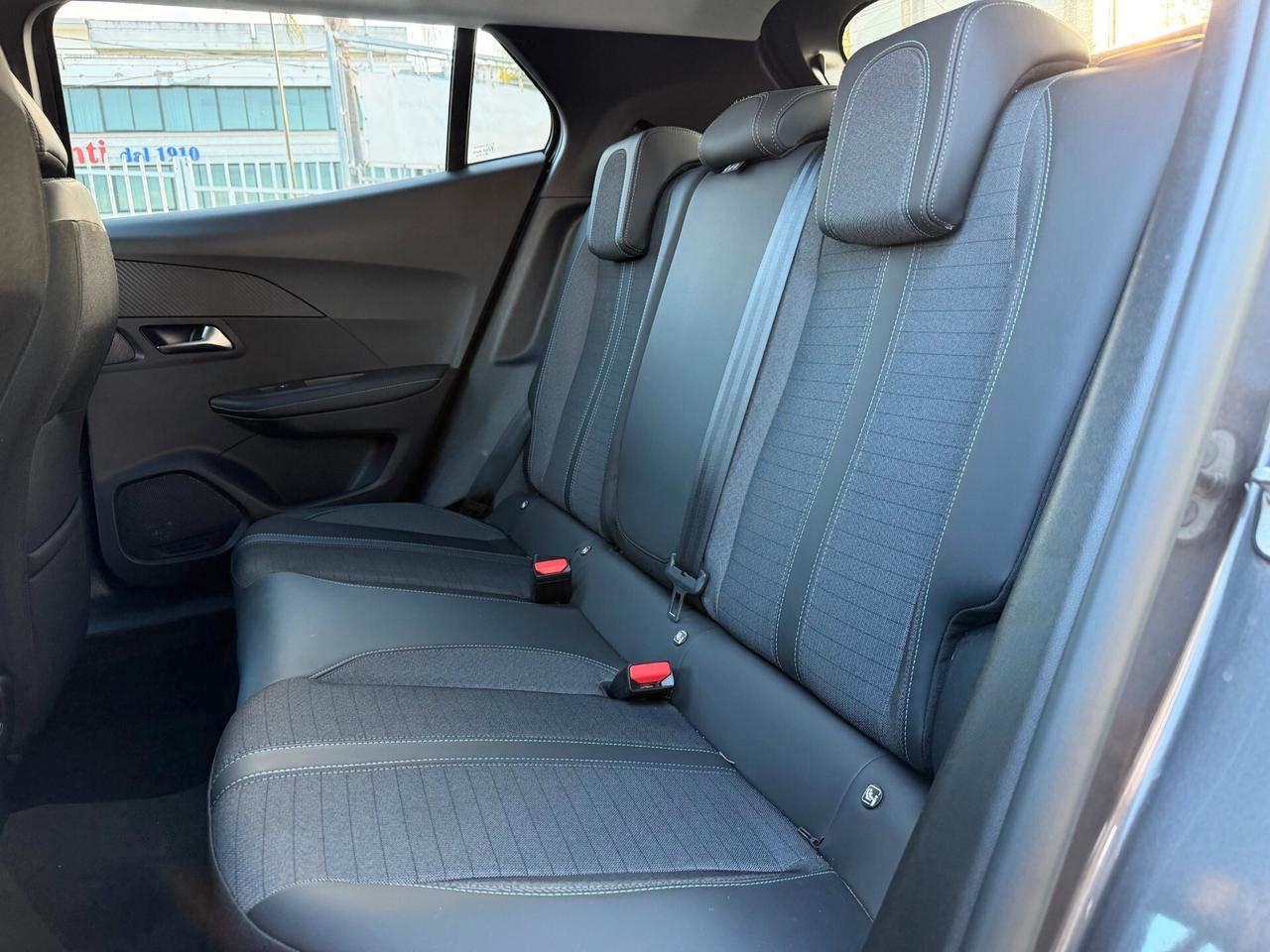 Peugeot 2008 BlueHDi 130 S&S EAT8 Allure Pack 2022