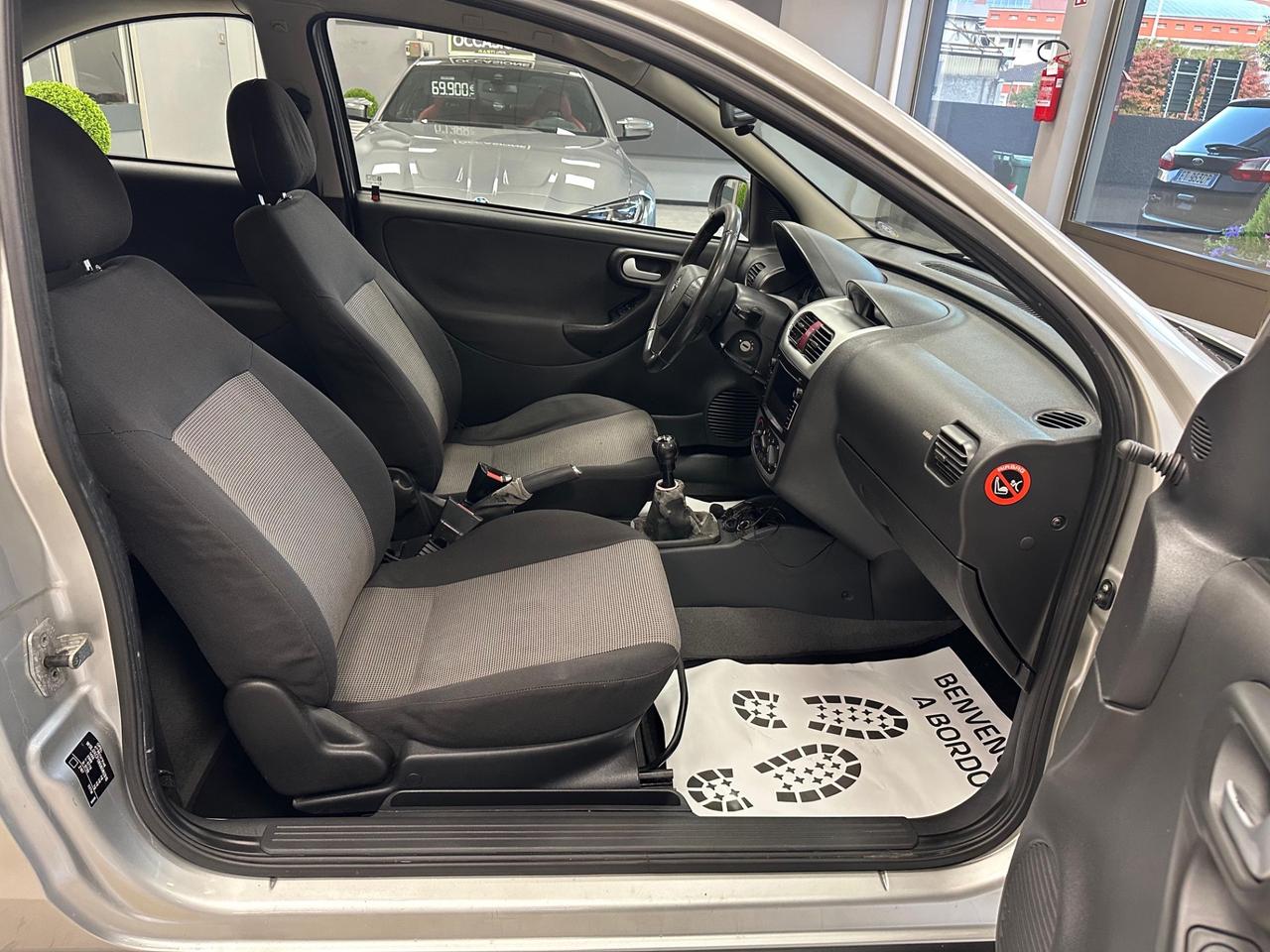 Opel Corsa 1.2i 16V cat 3 porte Sport