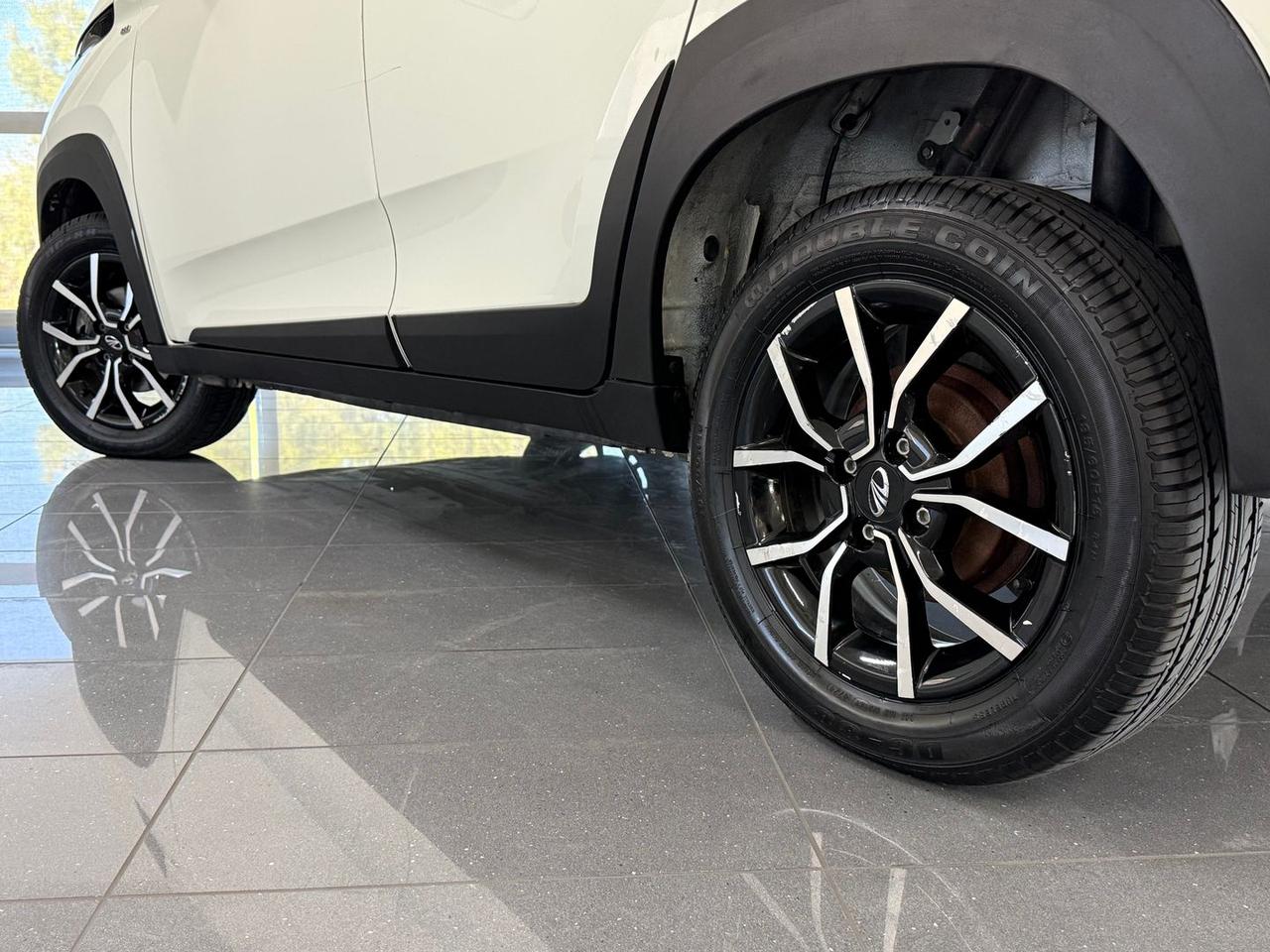 Mahindra KUV100 K6+ 1.2 VVT #6992