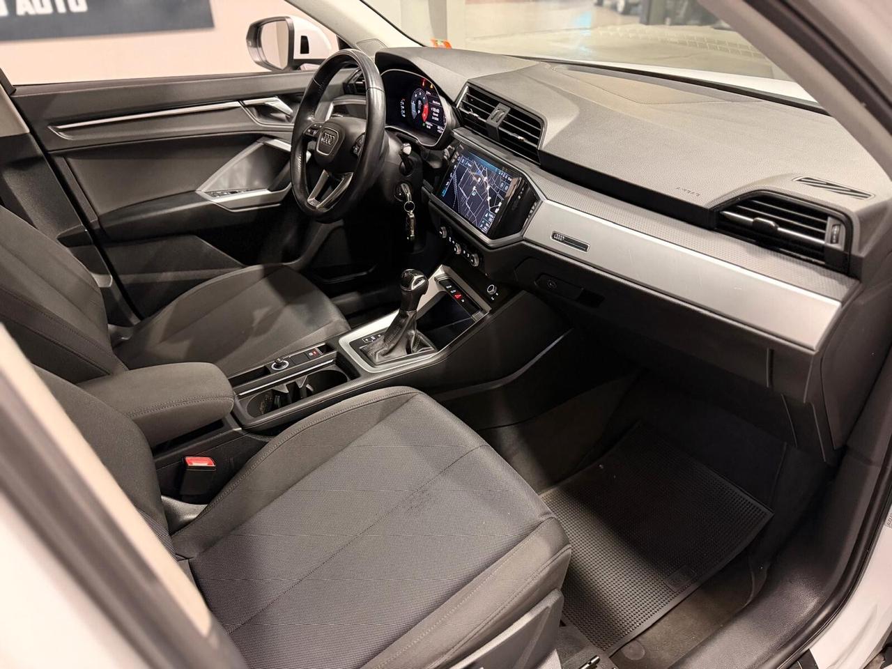 Audi Q3 2.0 TDI 120 CV S tronic line Edition