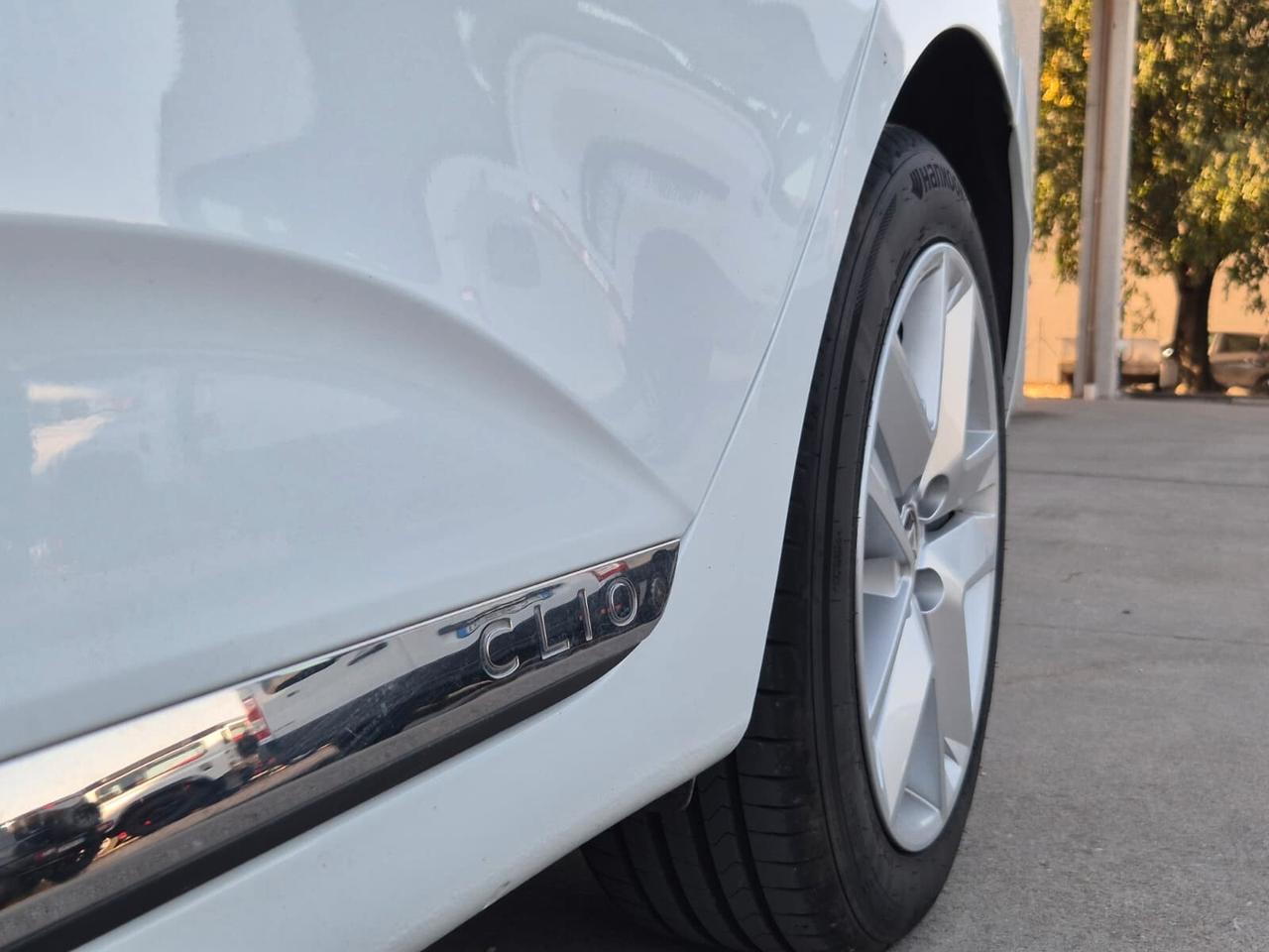 Renault Clio 1.0 75 CV 5 porte