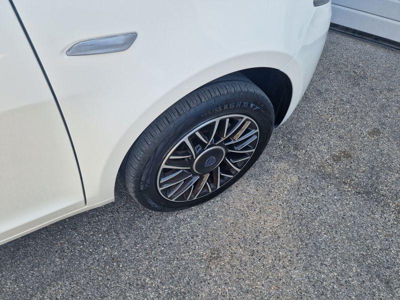 LANCIA Ypsilon 1.0 firefly hybrid Platino s&s 70cv