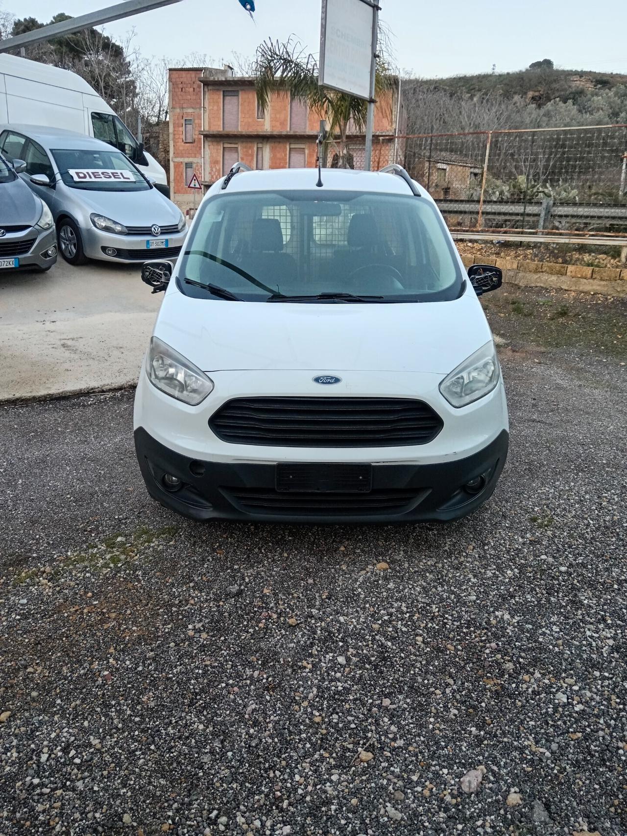 Ford Tourneo Courier 1.5 TDCI 95 CV Plus