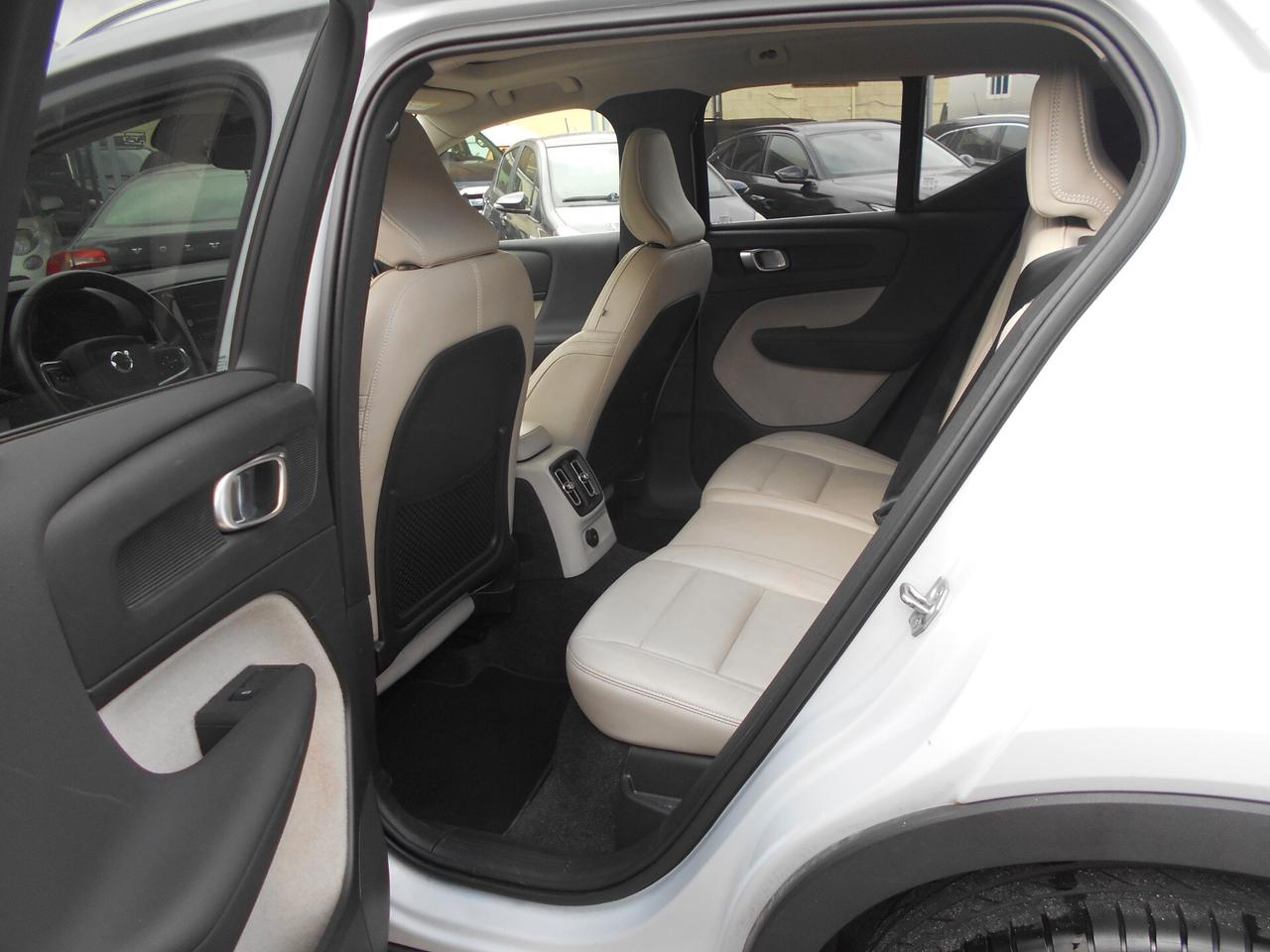 Volvo XC40 T5 Recharge Plug-in Hybrid R-design