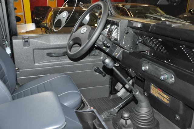LAND ROVER Defender 90 2.5 300TDI AUTOVETTURA 6 POSTI/PELLE