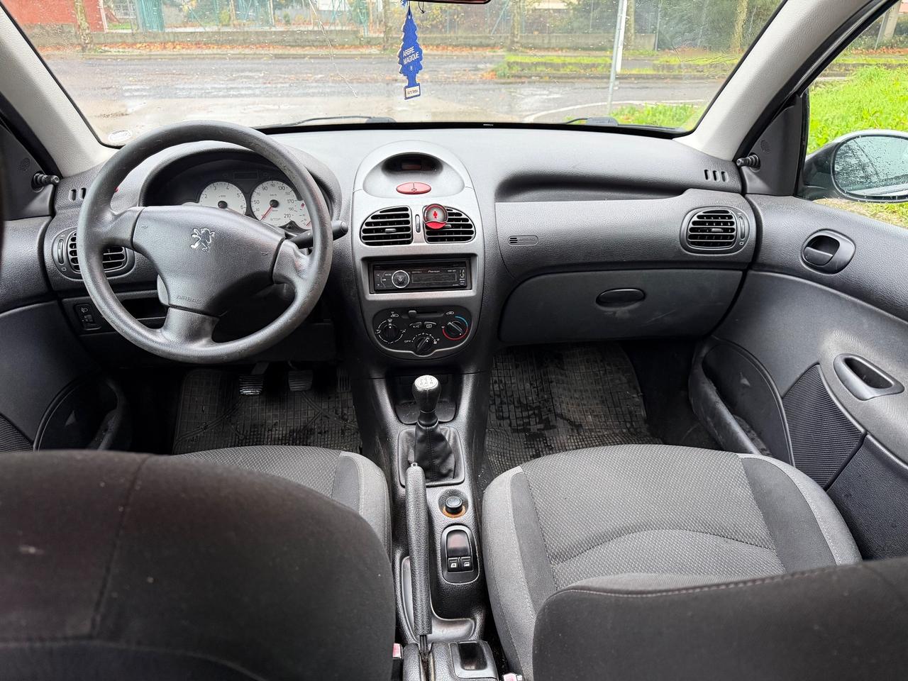 Peugeot 206 1.4 benzina 5 porte km 152 mila ok neopatentati