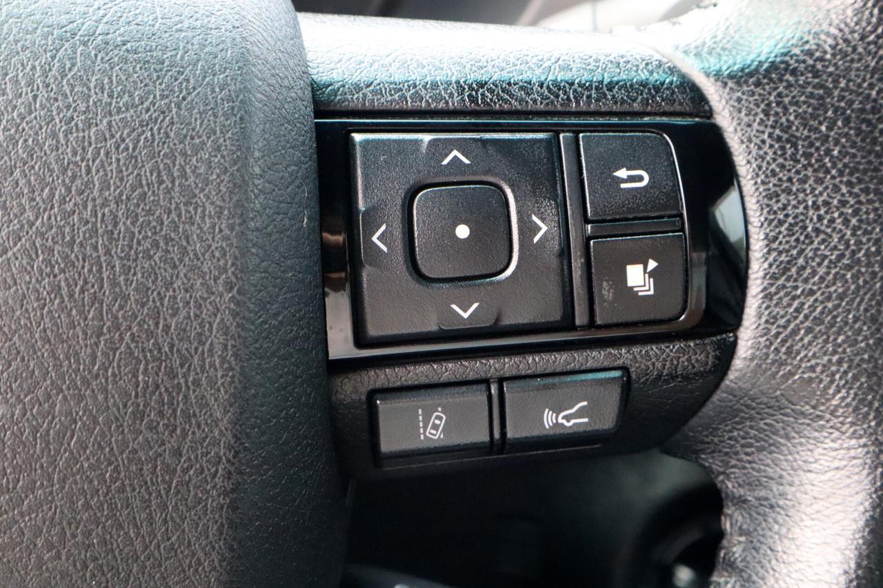 Toyota Hilux Toyota Hilux 2.8 D 204 CV DoCab 4x4 Aut Invincible 39900 + IVA