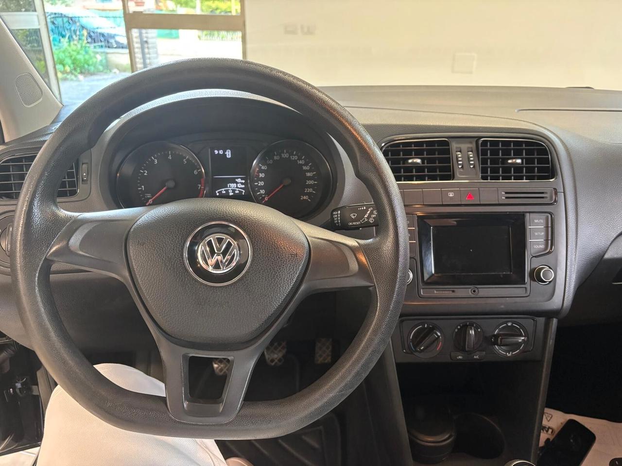 VOLKSWAGEN POLO ANNO 2015 BZ 1.0 ADATTA NEOPATENTATI KM 179 MILA