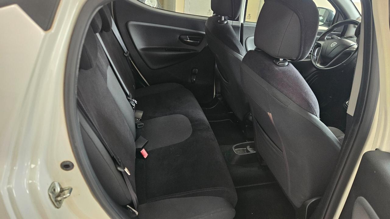 Lancia Ypsilon 1.2 69 CV 5 porte S&S Platinum