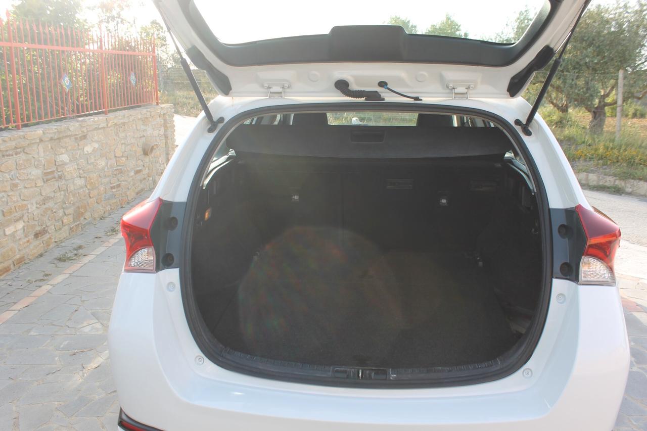 Toyota Auris Touring Sports 1.8 Hybrid Business