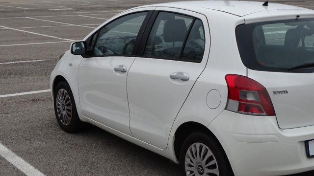 TOYOTA Yaris 1.300 100 cv, 5 porte, versione "Sol", Garanzia..