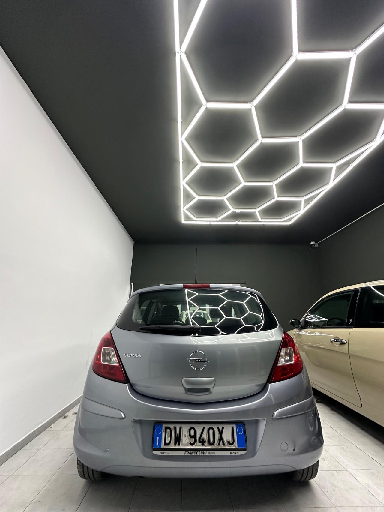 Opel Corsa 1.2 5 porte Easytronic Cosmo
