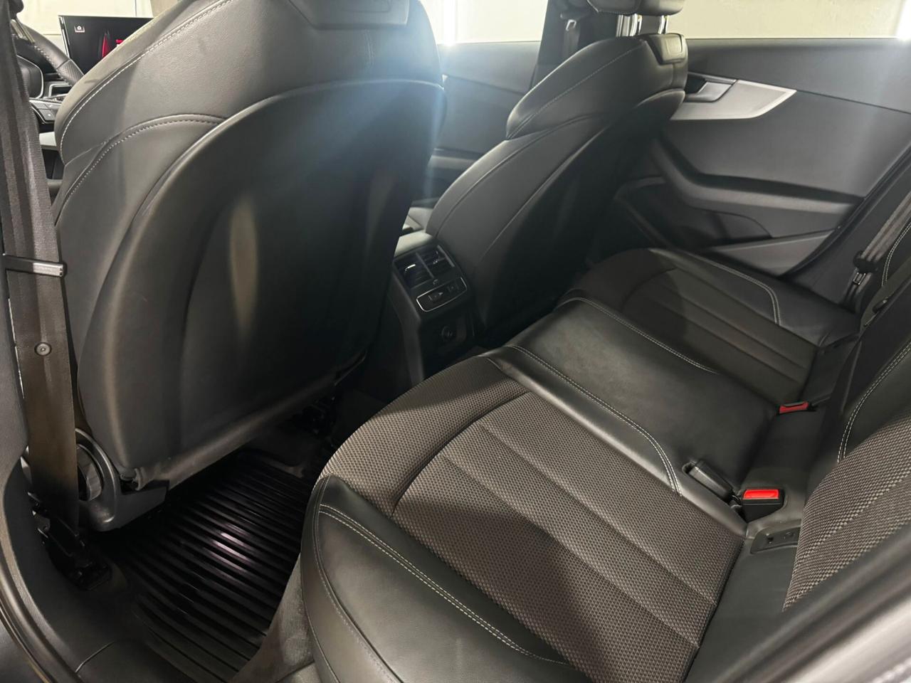 Audi A4 Avant 40 TDI S tronic line edition