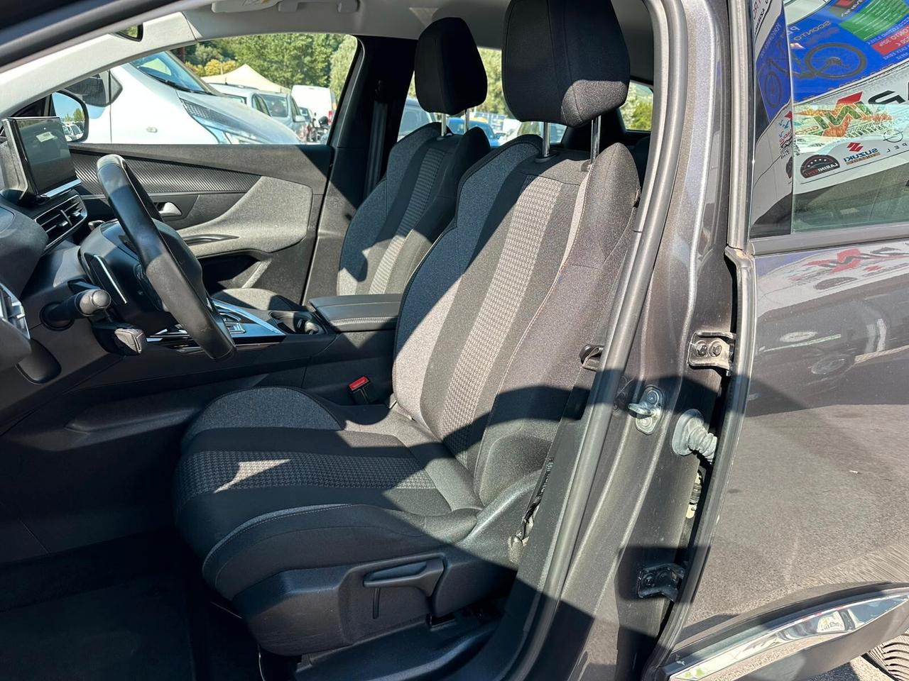 Peugeot 3008 BlueHDi 130 S&S EAT8 Allure