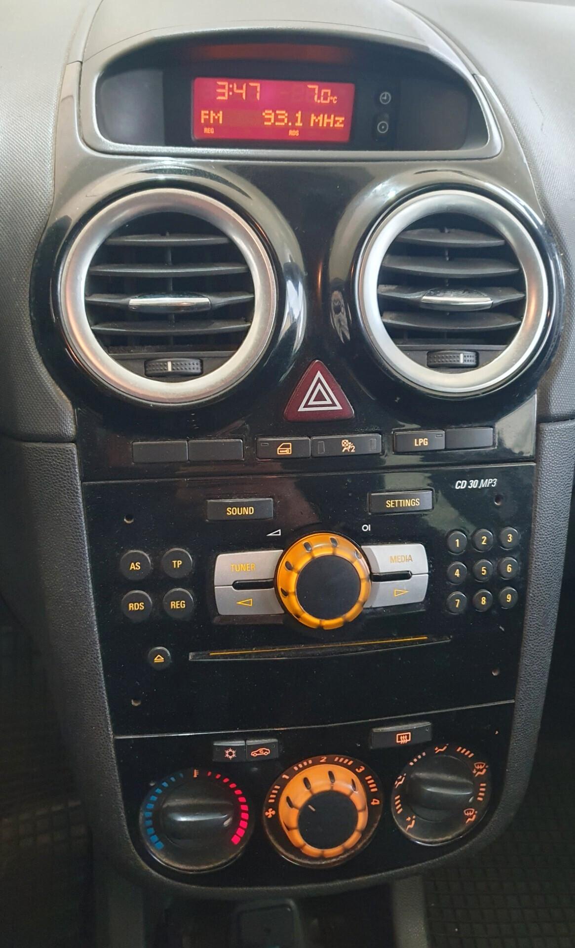 Opel Corsa 1.2 GPL - ANNO 2014 - KM. 71000