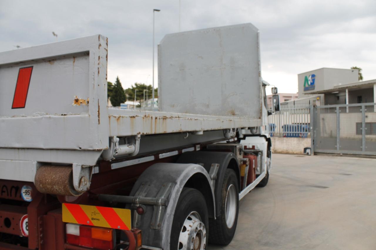 Iveco 180E27 SCARRABILE